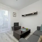 Bialowieska Z Aneksem Kuchennym I Balkonem By Renters * 브로츠와프