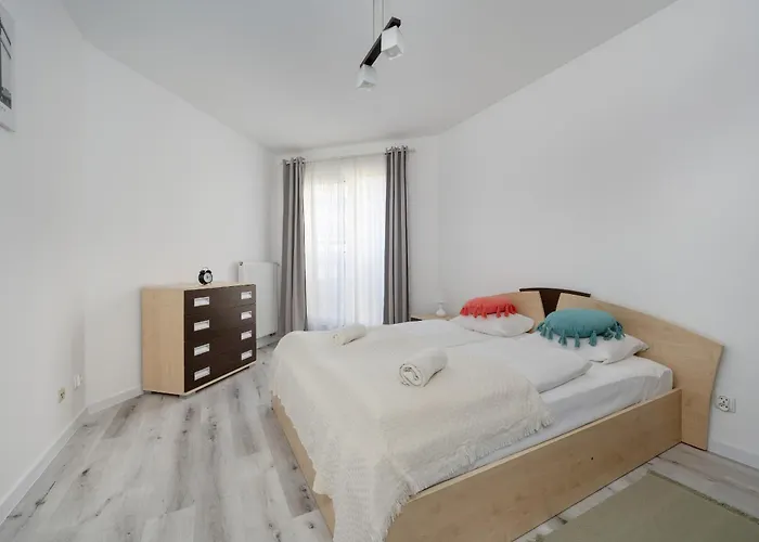 Apartment Bialowieska Z Aneksem Kuchennym I Balkonem By Renters