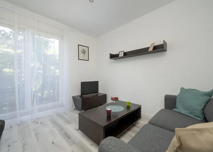 Bialowieska Z Aneksem Kuchennym I Balkonem By Renters * Wroclaw