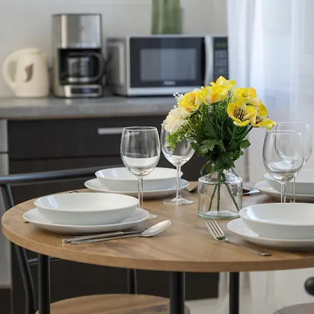 Bialowieska Z Aneksem Kuchennym I Balkonem By Renters