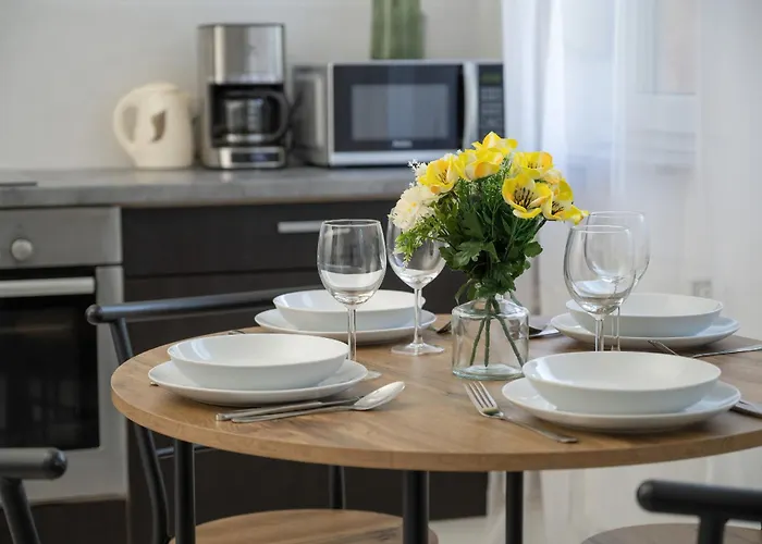 Bialowieska Z Aneksem Kuchennym I Balkonem By Renters