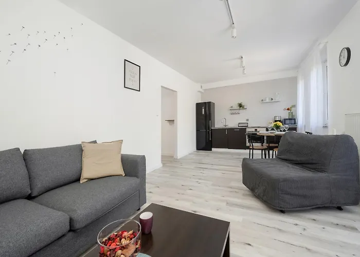 Bialowieska Z Aneksem Kuchennym I Balkonem By Renters Διαμέρισμα *